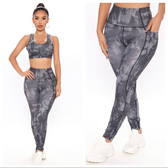 Fashion Nova Pants - FashionNova// workout leggings size small